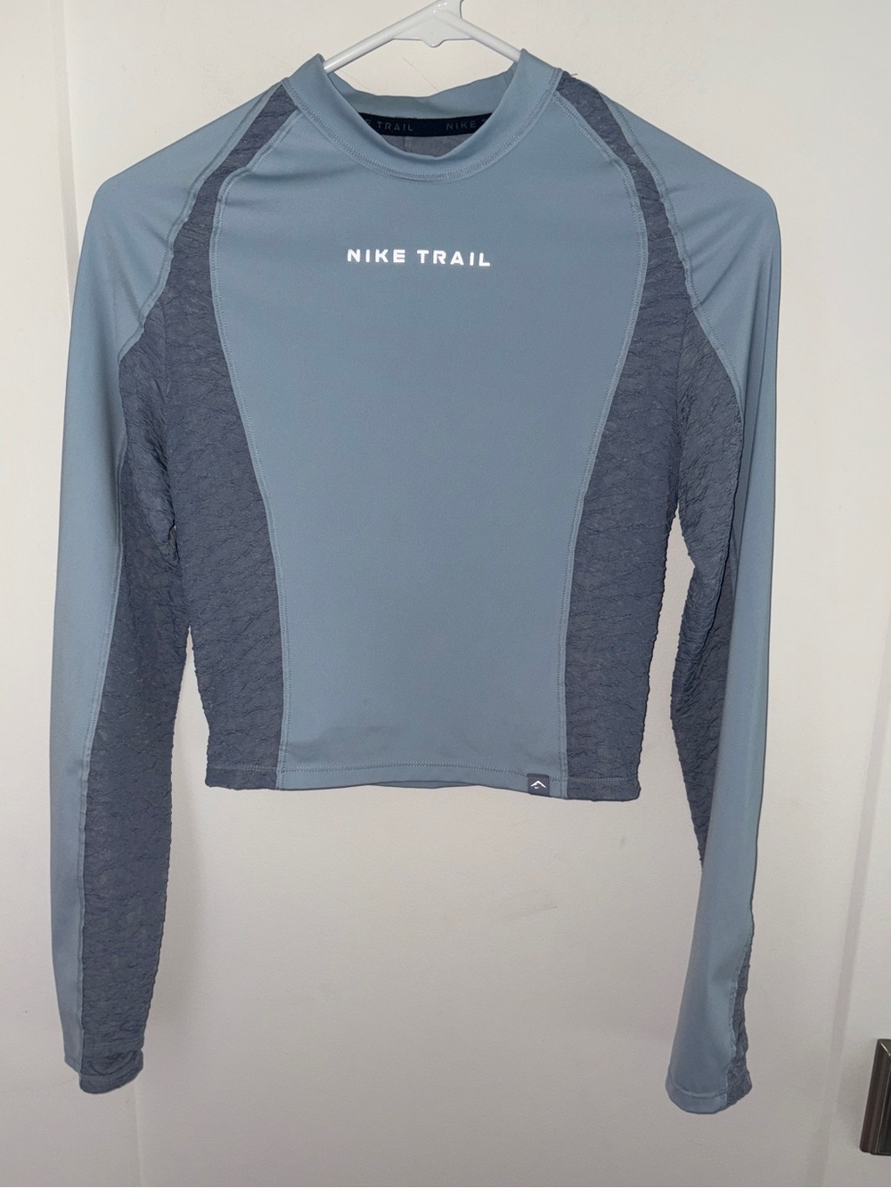 NWOT Nike Trail Dri-Fit cropped running top women's S